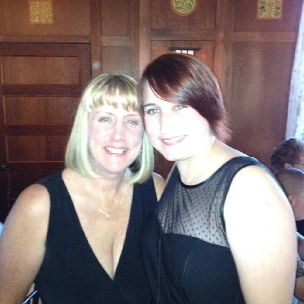 Meet your Posher, Hilary